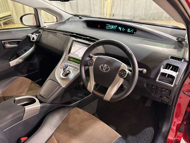 TOYOTA PRIUS 2015