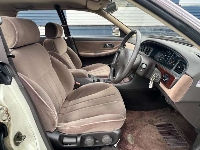 NISSAN LAUREL 1992