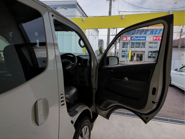 NISSAN NV350 CARAVAN 2015