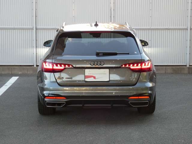 AUDI AUDI A4 AVANT 2022