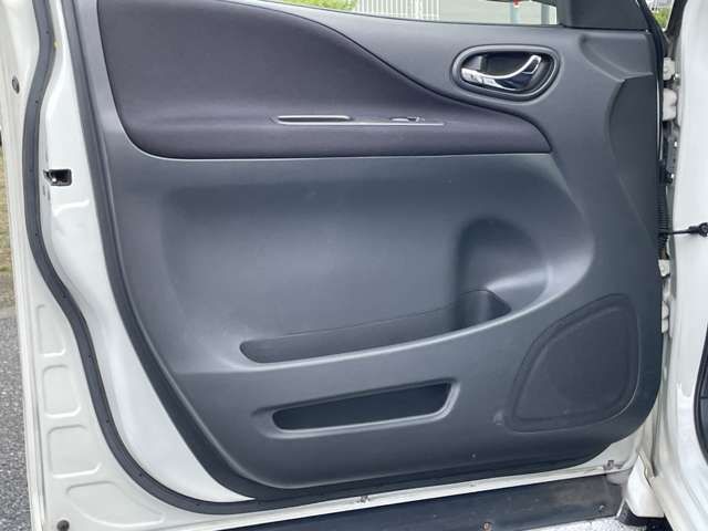 NISSAN SERENA  S-HYBRID 2013