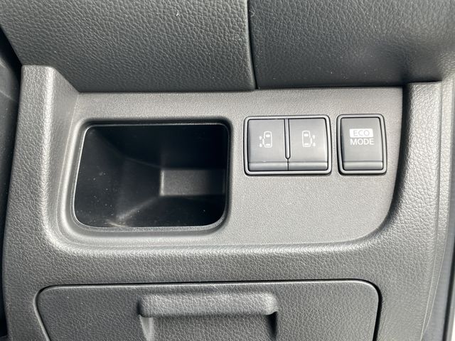 NISSAN SERENA  S-HYBRID 2013