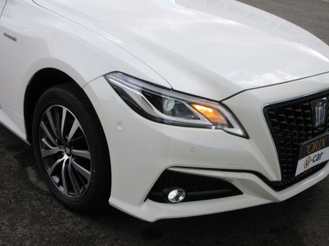 TOYOTA CROWN sedan hybrid 4WD 2019