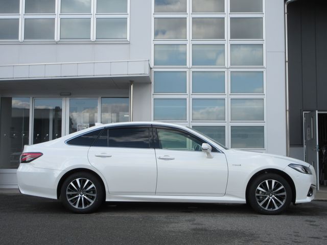 TOYOTA CROWN sedan hybrid 4WD 2019