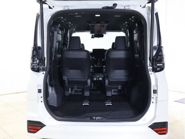 TOYOTA VOXY HYBRID 4WD 2024