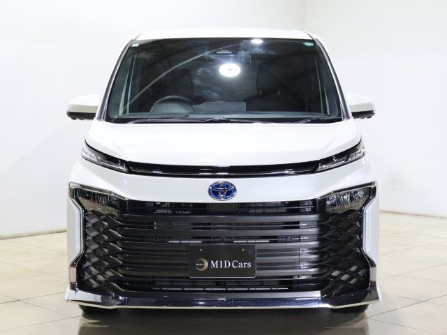 TOYOTA VOXY HYBRID 4WD 2024