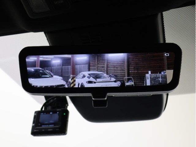 TOYOTA VOXY HYBRID 4WD 2024