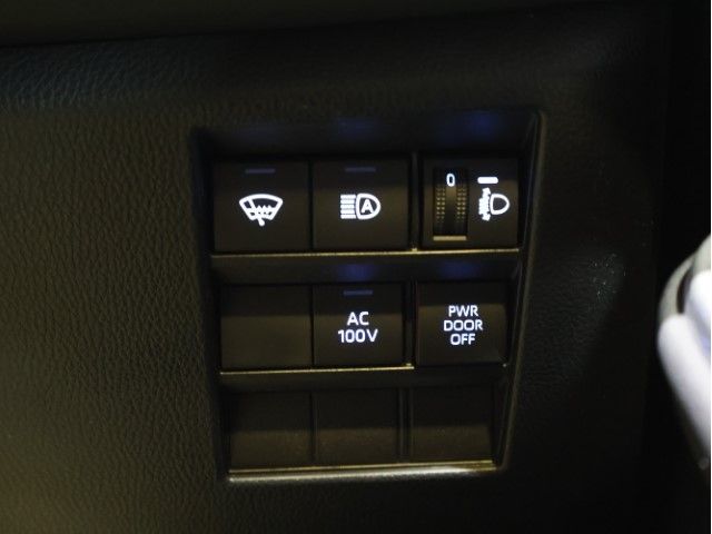 TOYOTA VOXY HYBRID 4WD 2024