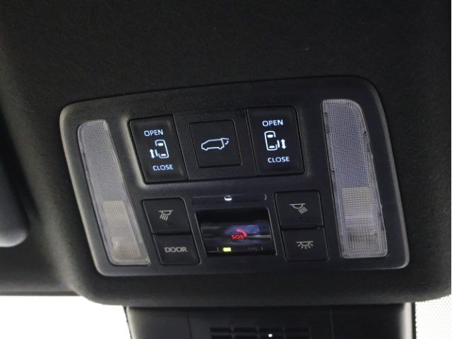 TOYOTA VOXY HYBRID 4WD 2024