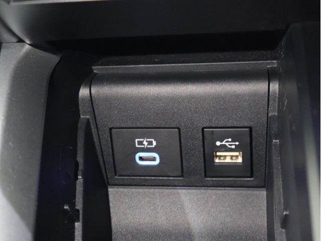 TOYOTA VOXY HYBRID 4WD 2024