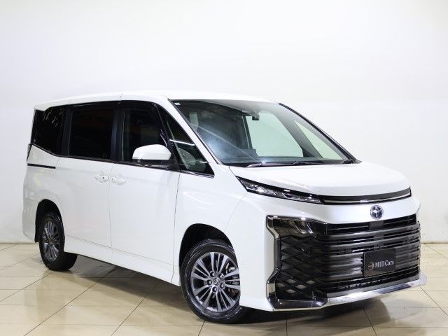 TOYOTA VOXY HYBRID 4WD 2024