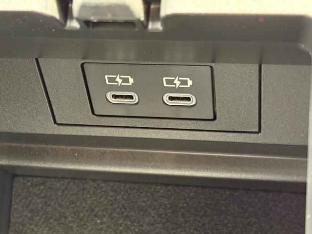 TOYOTA PRIUS PHV 2023