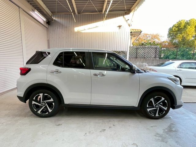 TOYOTA RAIZE HYBRID 2025