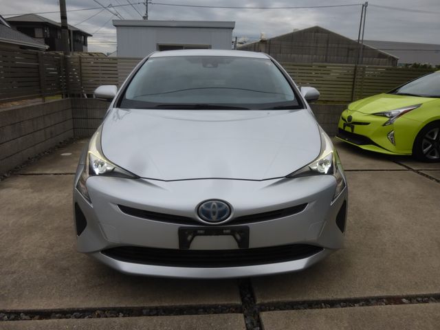TOYOTA PRIUS 2017