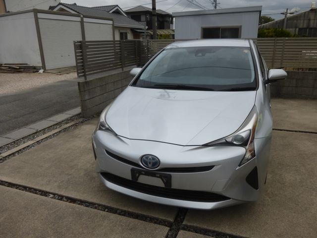 TOYOTA PRIUS 2017