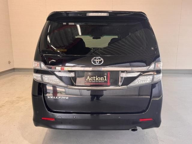 TOYOTA VELLFIRE 2013