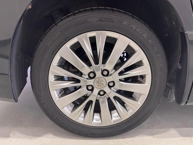 TOYOTA VELLFIRE 2013