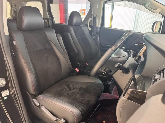 TOYOTA VELLFIRE 2013