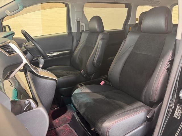 TOYOTA VELLFIRE 2013