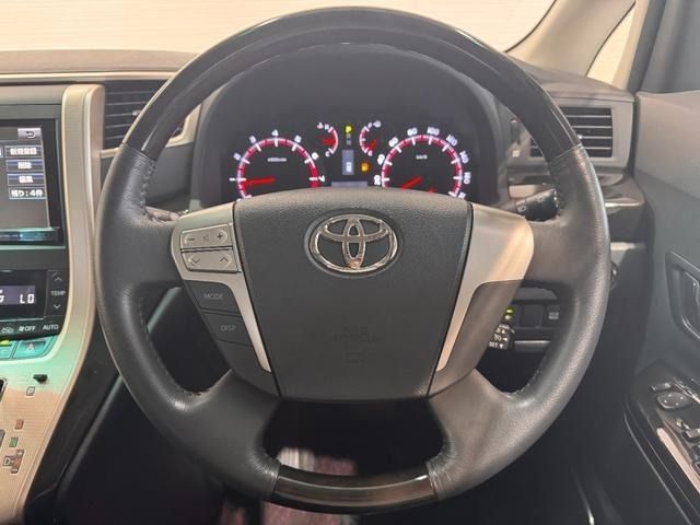 TOYOTA VELLFIRE 2013