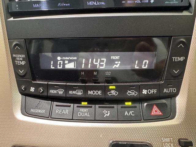 TOYOTA VELLFIRE 2013