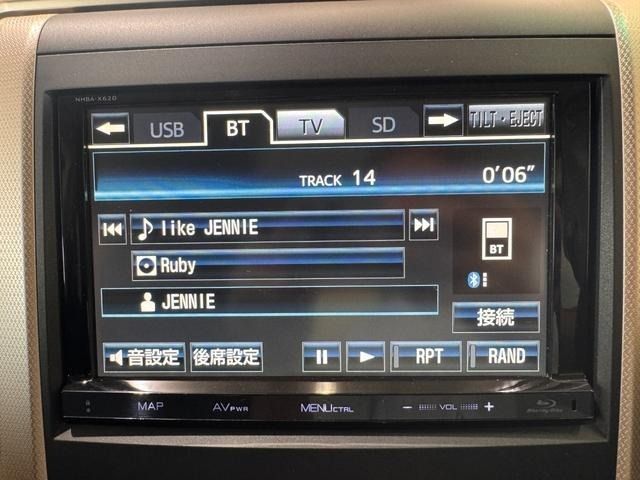 TOYOTA VELLFIRE 2013