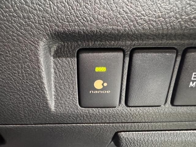 TOYOTA VELLFIRE 2013