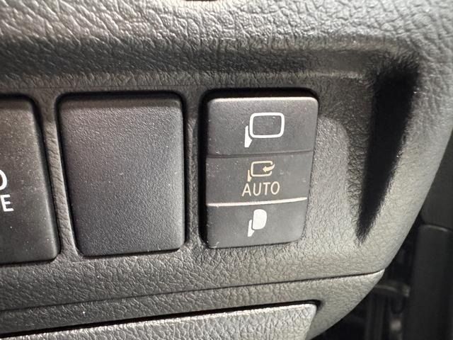 TOYOTA VELLFIRE 2013