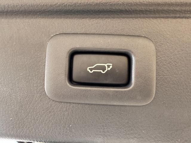 TOYOTA VELLFIRE 2013