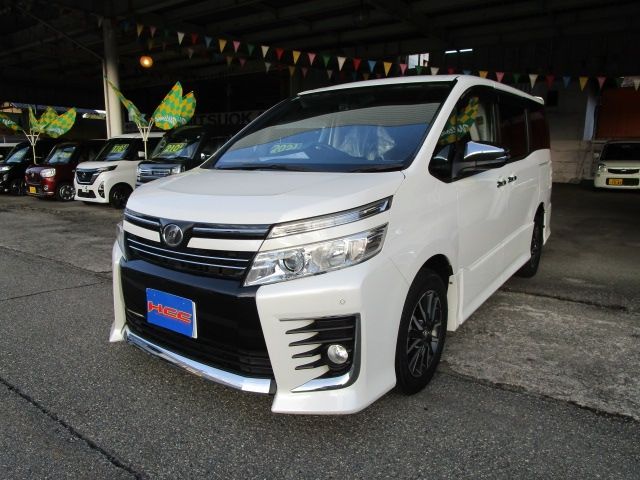 TOYOTA VOXY 4WD 2015
