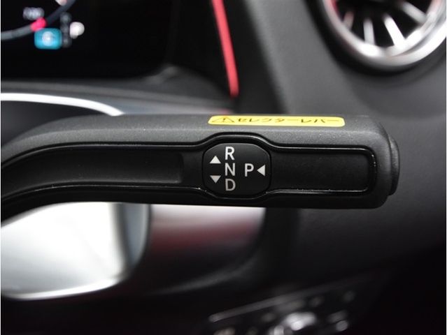 MERCEDES BENZ MERCEDES BENZ GLB 2023