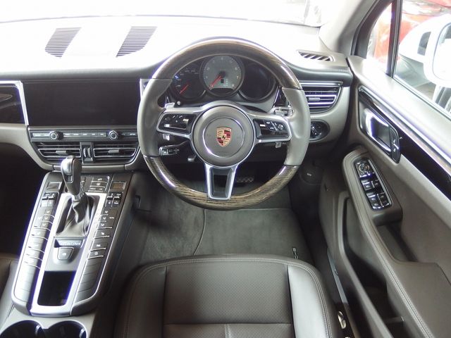 PORSCHE PORSCHE Macan 2020