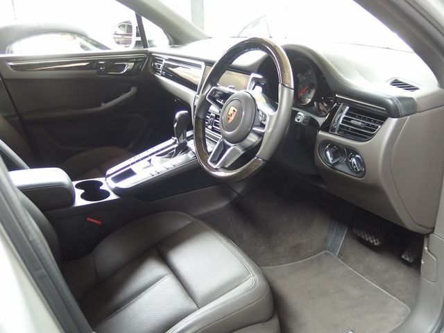 PORSCHE PORSCHE Macan 2020