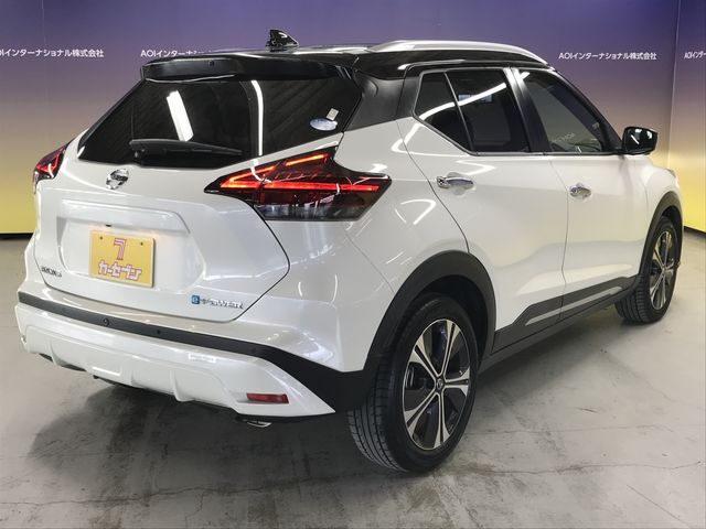NISSAN KICKS 2021