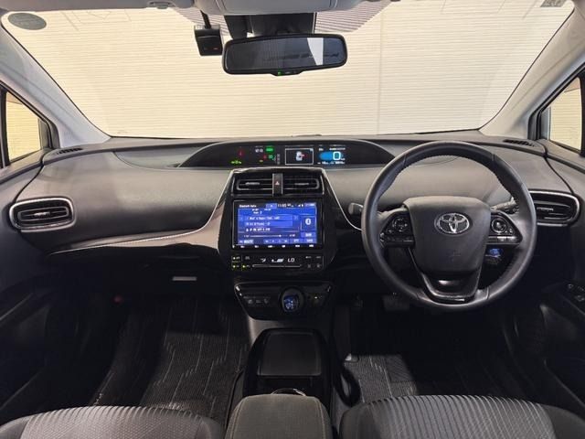 TOYOTA PRIUS 2019