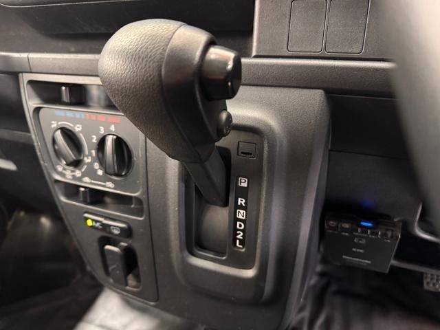 DAIHATSU HIJET CARGO 2017