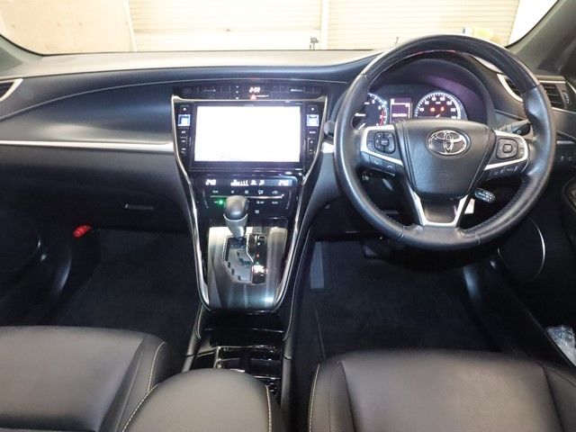 TOYOTA HARRIER 2WD 2018