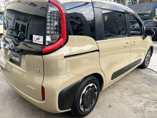 TOYOTA SIENTA HYBRID 2022