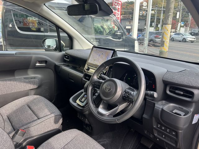 TOYOTA SIENTA HYBRID 2022