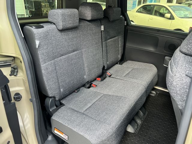 TOYOTA SIENTA HYBRID 2022