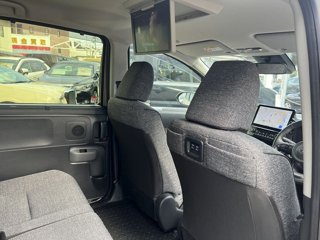 TOYOTA SIENTA HYBRID 2022