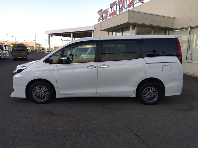 TOYOTA ESQUIRE 4WD 2016