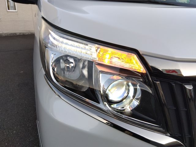 TOYOTA ESQUIRE 4WD 2016