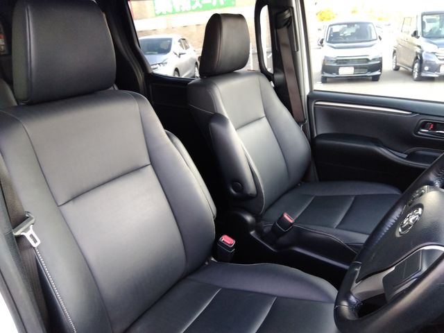 TOYOTA ESQUIRE 4WD 2016