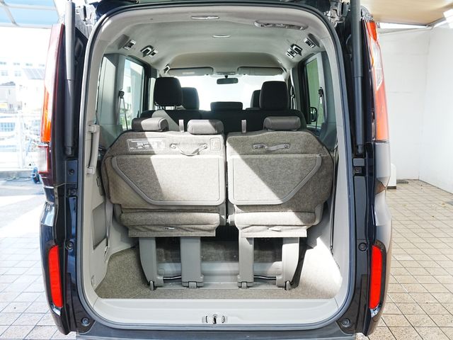 HONDA STEPWAGON 2016