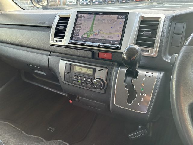 TOYOTA HIACE van 4WD 2015