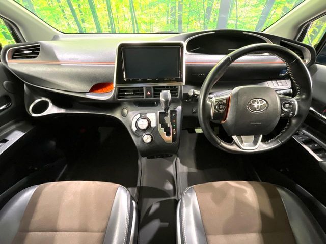 TOYOTA SIENTA HYBRID 2018