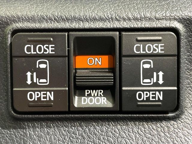 TOYOTA SIENTA HYBRID 2018