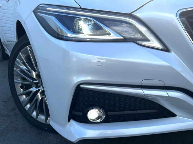 TOYOTA CROWN sedan hybrid 2022