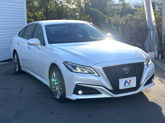 TOYOTA CROWN sedan hybrid 2022